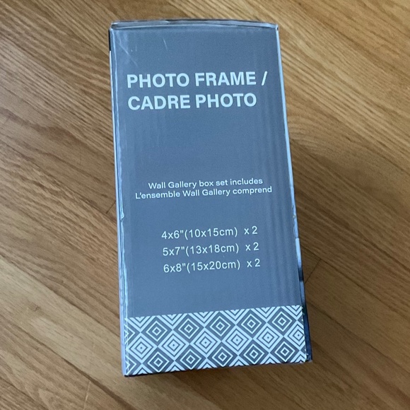 Brand new picture frames set. BNWOT. - Picture 3 of 3